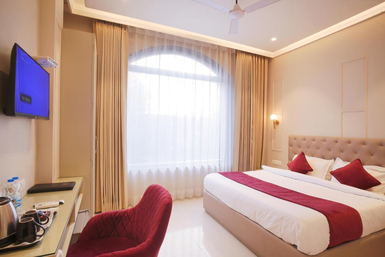 Hotel Green Land Heights Amritsar Bagian luar foto