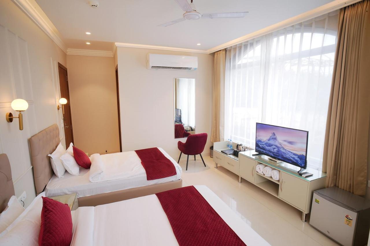 Hotel Green Land Heights Amritsar Bagian luar foto
